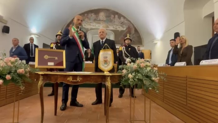 regionali de luca guarda al futuro difendere la provincia di salerno