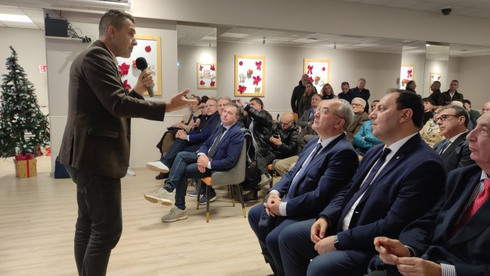 regionali vannacci a benevento ora si cambi proteste della cgil