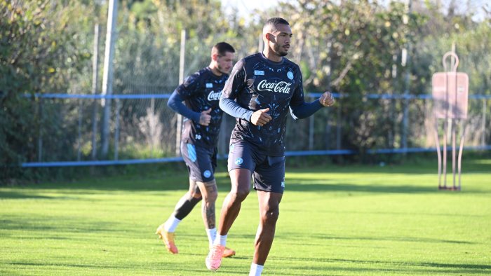 il vice stellini ha diretto l allenamento del napoli senza conte