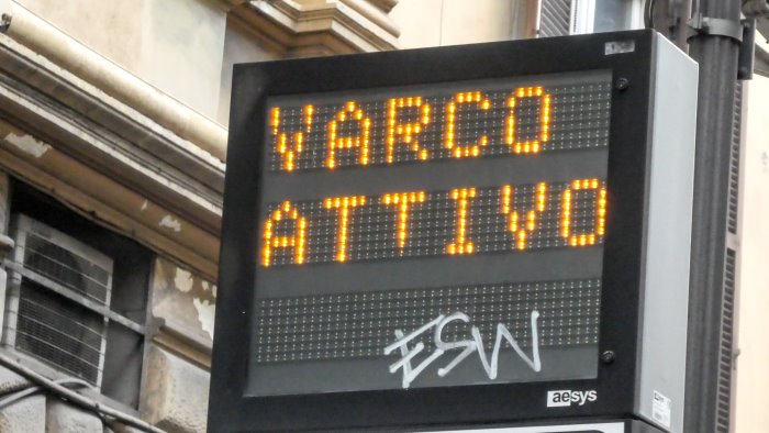 napoli nella ztl con il pass della madre defunta denunciato per truffa