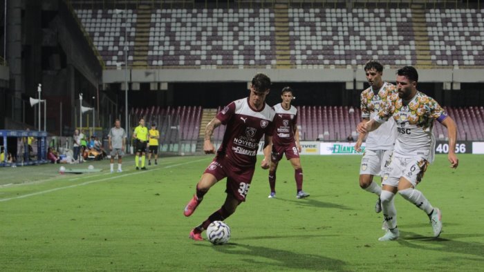 salernitana villa verso il recupero con l altamura ma raffaele perde cabianca