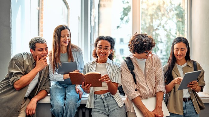 campania meno della meta degli adolescenti legge report di save the children