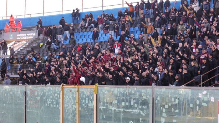 salernitana esodo ad altamura la questura non viaggiare senza biglietto
