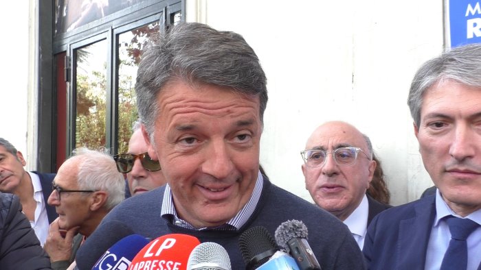 cava renzi tira la volata a fico e attacca cirielli vuole copiare berlusconi