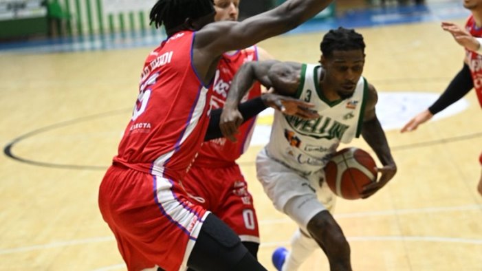 avellino basket ko mestre vincente al paladelmauro 75 79