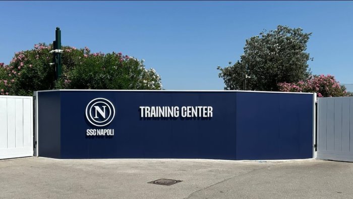 nuovo centro sportivo niente trasloco per il napoli fino al 2027