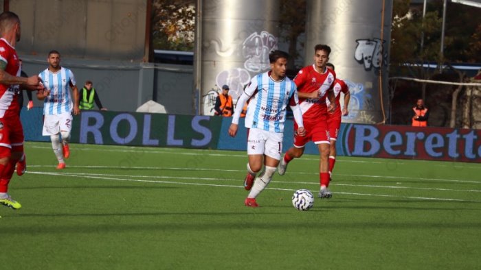 salernitana risorsa liguori raffaele ha una soluzione in piu sulla destra