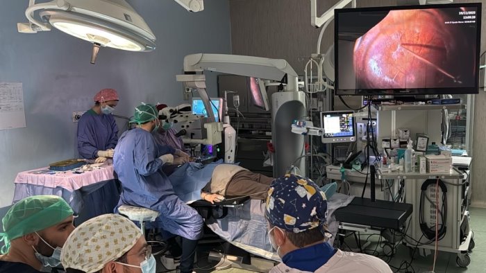 sanita l azienda ospedaliera di caserta fa scuola in sala operatoria