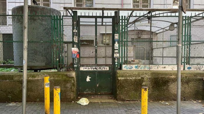 napoli arrivano i fondi ma non per la biblioteca comunale croce