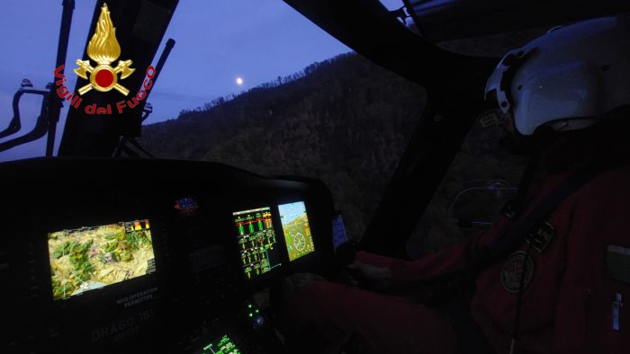 baronissi va in cerca di funghi e si perde in montagna paura per un 57enne