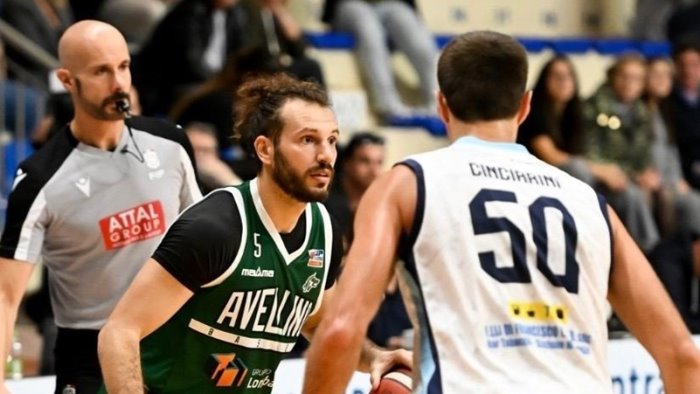 avellino basket vincente a roseto battuta la liofilchem 81 93