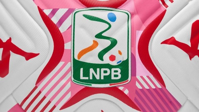 avellino empoli con il pallone rosso insieme contro ogni violenza