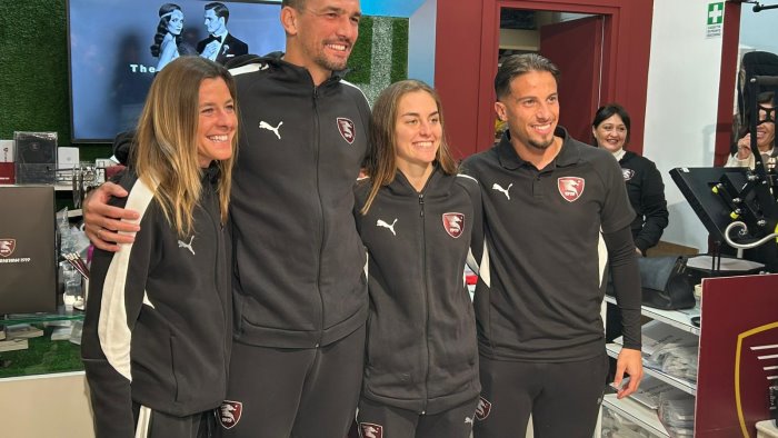 salernitana la pioggia non ferma il meet greet quattro i granata presenti