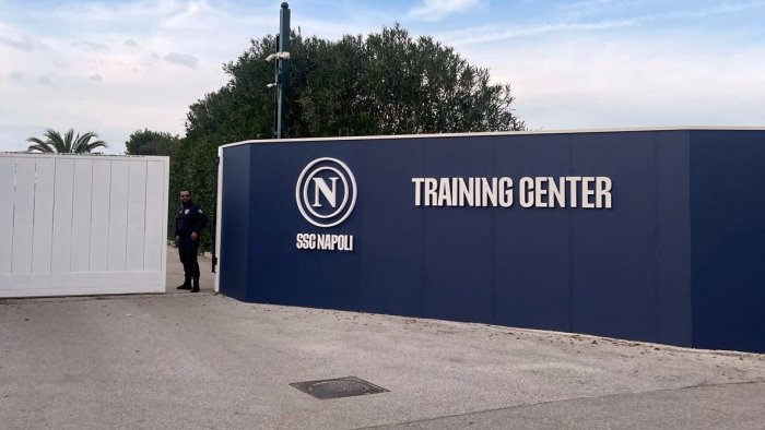 confronto tra conte e i giocatori del napoli lunga riunione in sala video