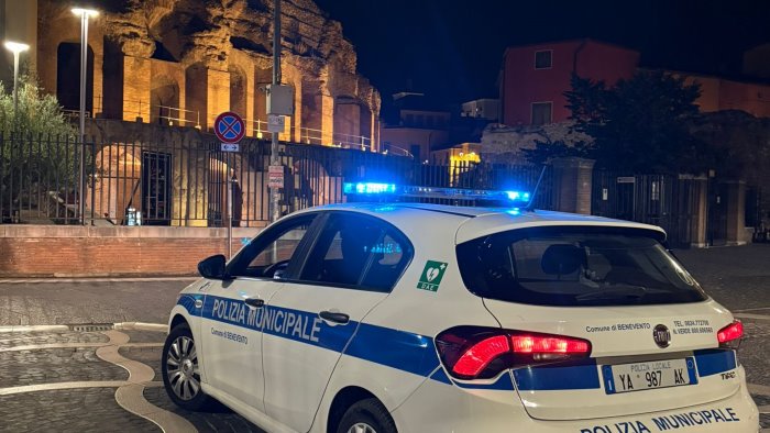 in stato confusionale sui binari persona messa in salvo da polizia municiaple