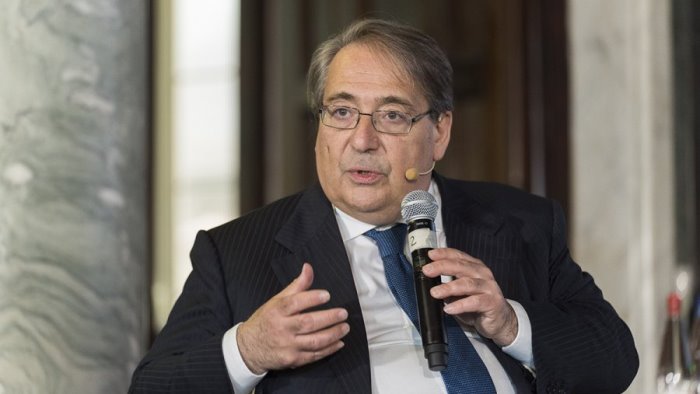 editoria roberto napoletano nuovo direttore del messaggero