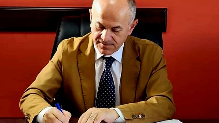 agropoli il comune vieta l utilizzo di bottiglie di plastica e oggetti monouso