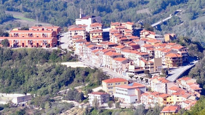 san mango sul calore non dimentica il sisma del 1980 lutto cittadino in paese