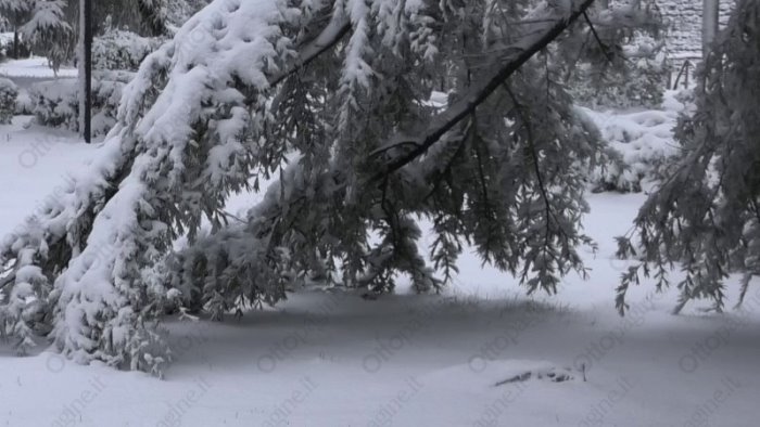 primi fiocchi di neve sui monti della provincia di salerno