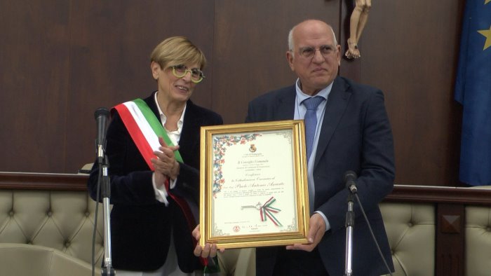 l oncologo paolo ascierto e cittadino onorario di battipaglia