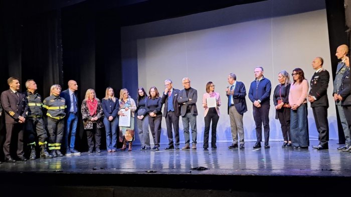 insieme contro ogni violenza successo per l iniziativa della prefettura