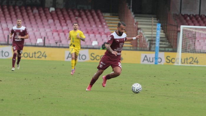 salernitana anche l insostituibile tascone va ai box rebus sostituzione