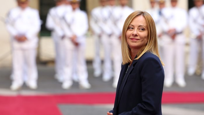 manovra stop al senato per 105 emendamenti vertice a palazzo chigi