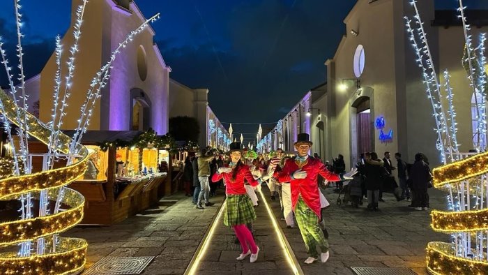 napoli tornano i mercatini natale al museo ferroviario di pietrarsa
