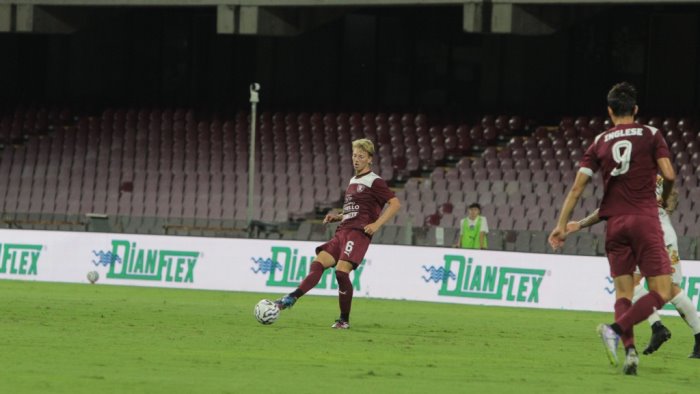 salernitana de boer e coppolaro lavorano a parte i due calciatori da valutare