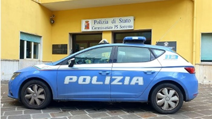 armato di una mazza di ferro tenta il colpo in gioielleria arrestato un 30enne