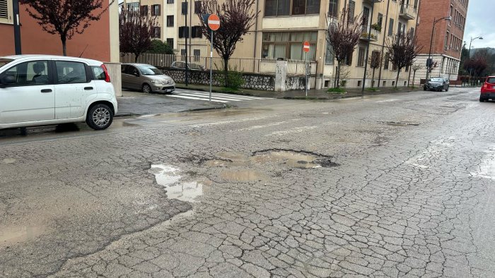avellino strade colabrodo finalmente si interviene lavori dopo le festivita