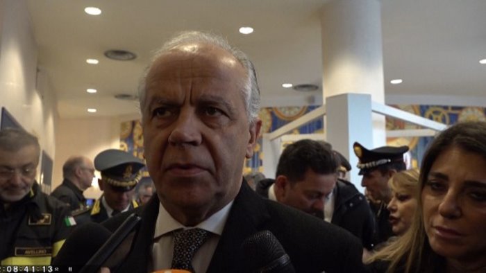 terremoto irpinia piantedosi non solo macerie ma anche una storia di riscatto