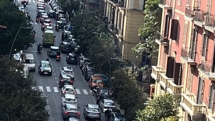vomero sabato di passione con traffico paralizzato