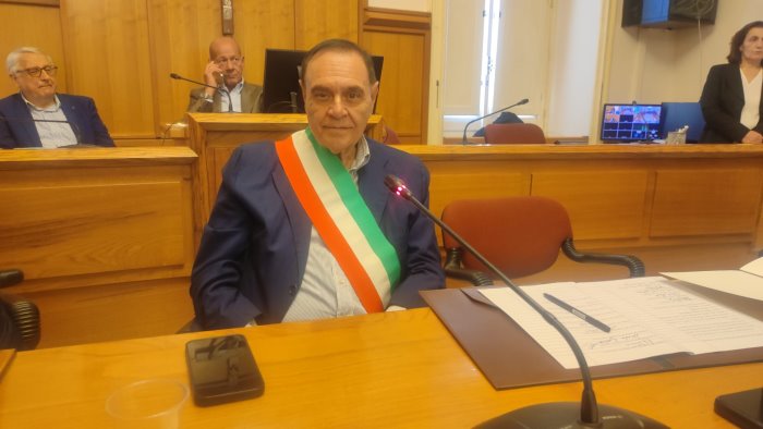 assalto a la stampa mastella solidale frange violente vanno isolate