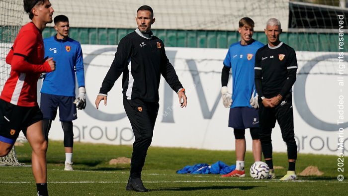 benevento floro ne convoca 24 per il derby con la salernitana