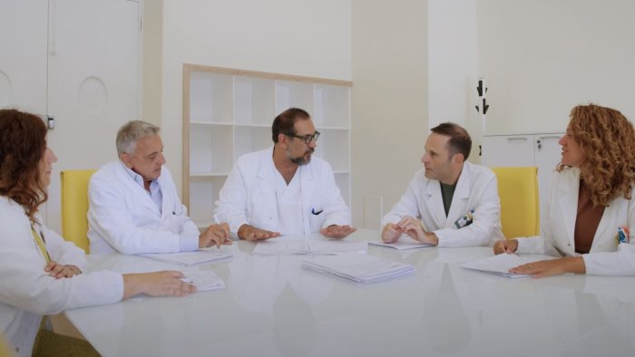 pazienti oncologici dal monaldi un appello alla vaccinazione