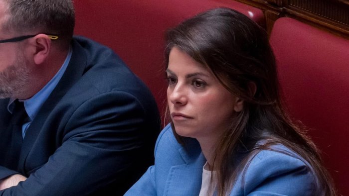 incendio palma campania auriemma subito accertamenti e monitoraggio