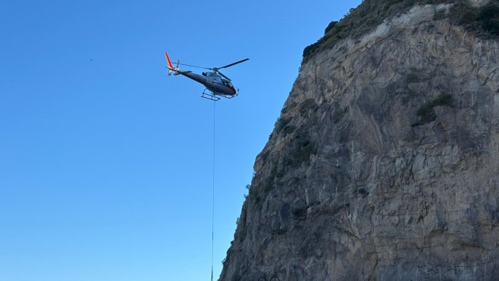 ischia al via installazione reti consolidamento costone torre sant angelo