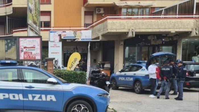 mercogliano tentata rapina alla gioielleria gioie liotti resta in carcere