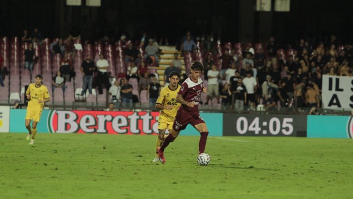 salernitana primarie per la corsia destra scalpita cabianca