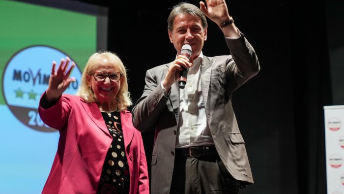conte torna in provincia di salerno per tirare la volata elettorale dei 5 stelle