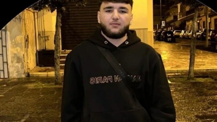 pasquale ucciso a colpi di pistola in piazza martedi i funerali