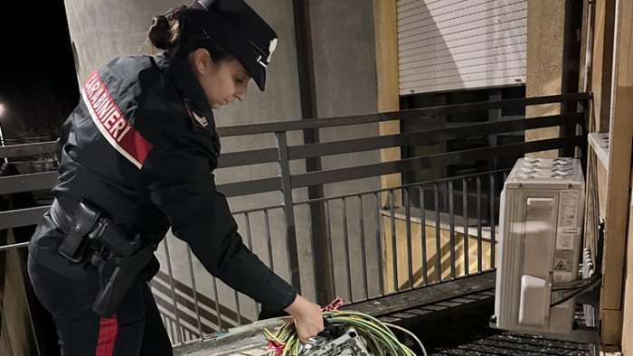 nusco rubano tre quintali di rame ma i carabinieri li bloccano