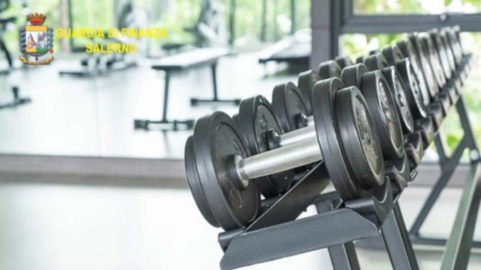 cava palestre aperte contro i divieti 13 persone sanzionate