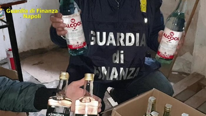 champagne olio e alcol contraffatti scatta il maxi sequestro