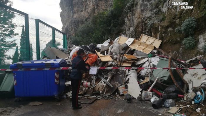 blitz dei carabinieri ad amalfi sequestrata una discarica