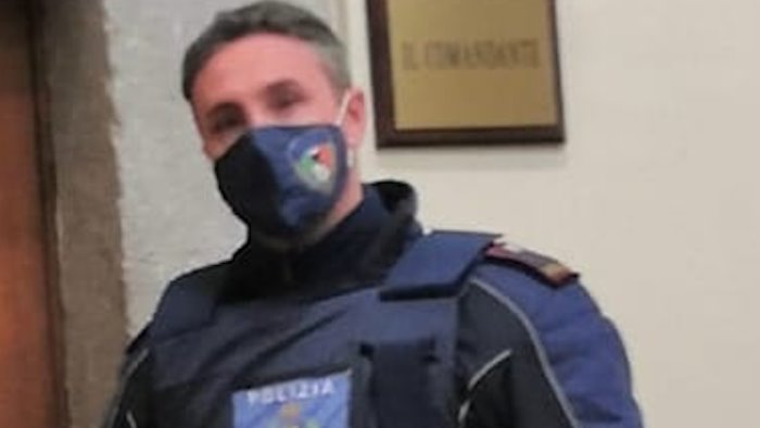 infarto in strada vigile eroe salva 50enne a solofra