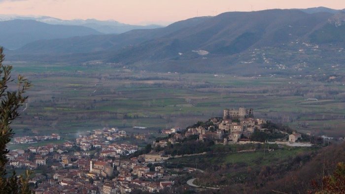 contagi a raffica in un call center 30 positivi al covid