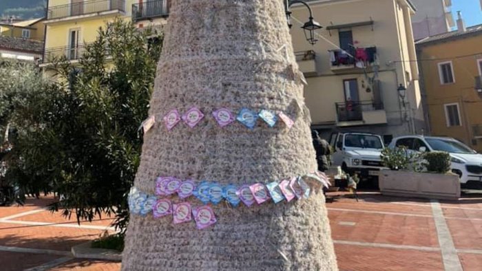 sala consilina sull albero i nomi dei bimbi nati nel 2020