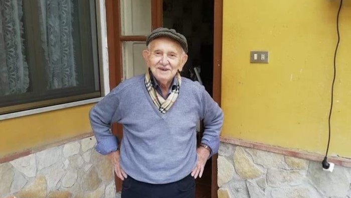 baronissi piange la settima vittima covid addio mast natale